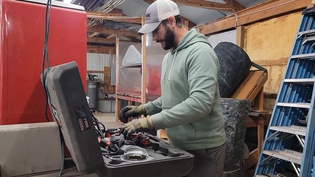 You Won't Believe How EASY Threading Gas Pipe Can Be! смотреть онлайн