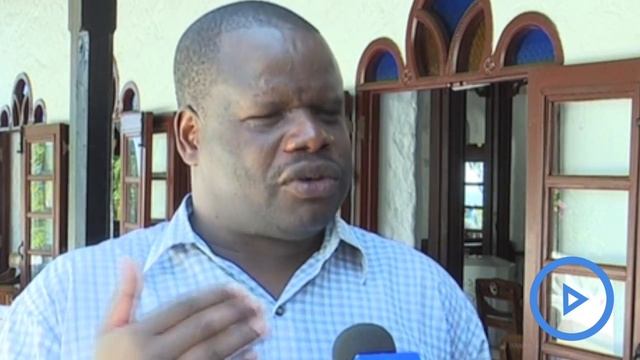 Shinyalu MP Justus Kizito has critisised the government for switching off Television stations смотреть онлайн