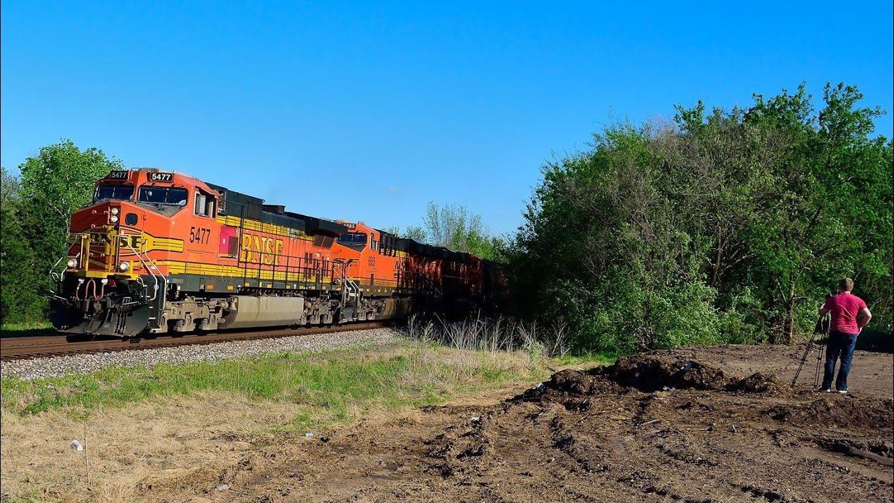 A Few Trains in Norman, OK. 4-19-2019 смотреть онлайн