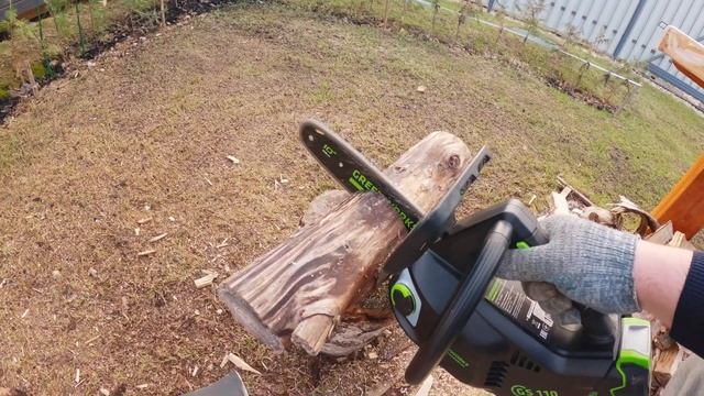 Обзор на аккумуляторную цепную пилу Greenworks GD40TCS (GS110) 40v, 25 см шина смотреть онлайн