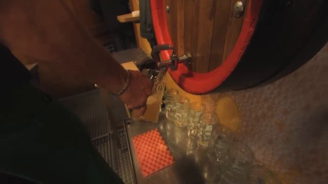 La Bière Coule à Flot Dans La Tente Du Lion De L'Oktoberfest