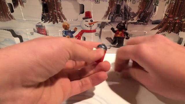 LEGO Star Wars Advent Calendar Day 24: Holiday R2-D2 смотреть онлайн