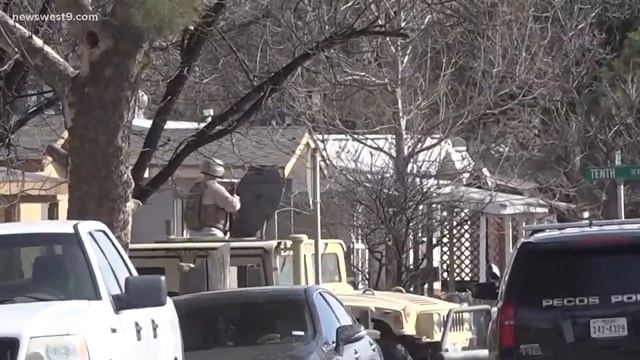 Standoff ends after police find out house was vacant смотреть онлайн