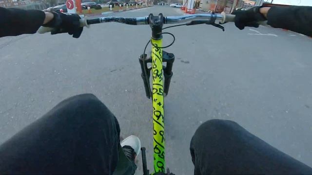 ДИНАМИЧНЫЕ ПОКАТУШКИ по МАХАЧКАЛЕ НА МТБ | FOV RIDING MTB DIRT смотреть онлайн