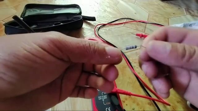 Unboxing And Testing The ST201 Digital Clampmeter