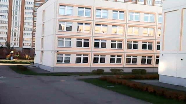 Запись с дрона. Школьный двор школы 2089