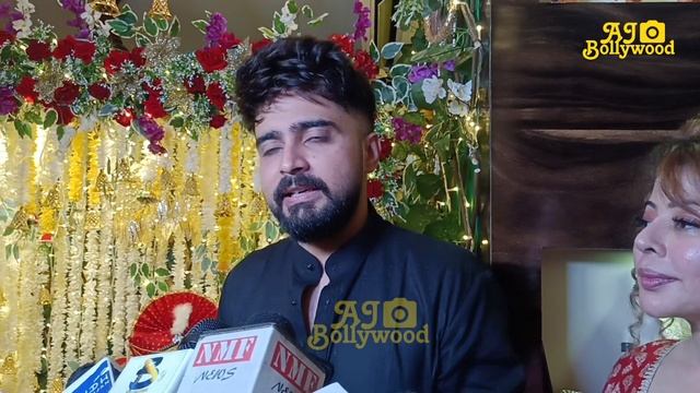 Rajshree's Ganpati Maha Aarti, Rajshree's Brother Adil Khan Offered Namaz Behind The Ganpati Pandal смотреть онлайн