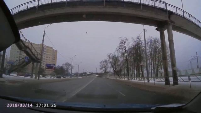 Парковка перед ПП, водителя нет на месте. смотреть онлайн