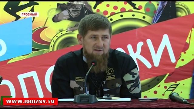 Кадыров рассказывает молодежи необычные истории смотреть онлайн