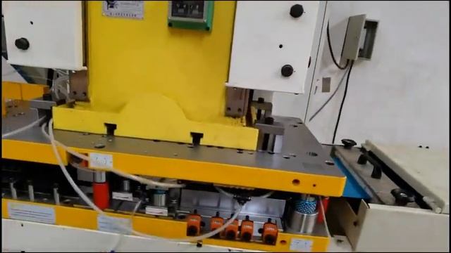 fin stamping die смотреть онлайн