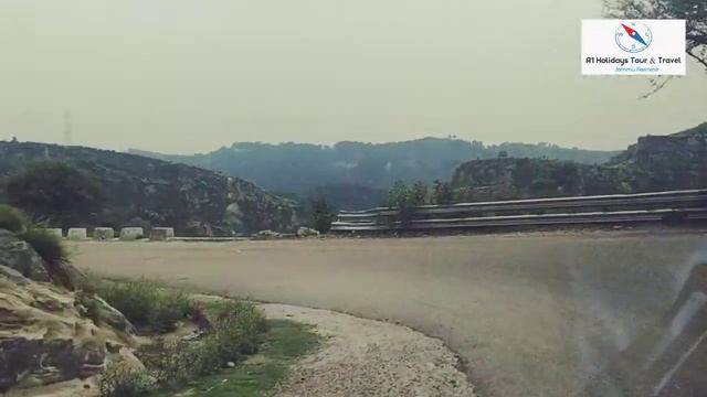 Leh - Ladakh Route via Manali | Tempo Traveller in hilly Area| A1 Holidays Tour & Travel смотреть онлайн