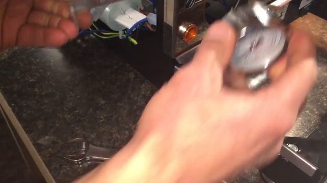 How To Remove and Install a Steam Pressure Gauge on a Profitec Pro 700 смотреть онлайн
