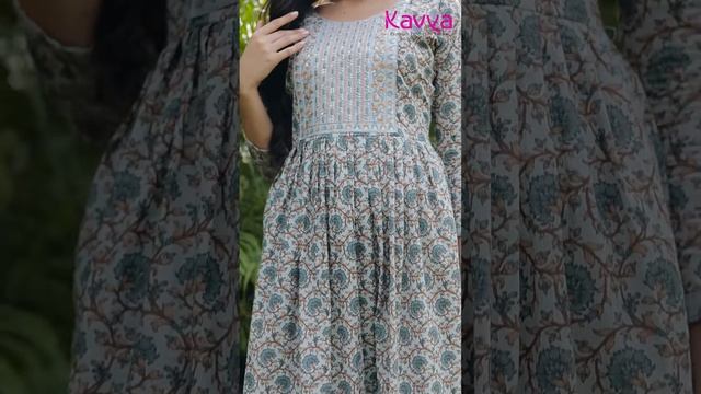 Kavya Zarina 2 #indiandress #beautiful #cotton #readymade #nayracut #fashion Contact +91 8000078727 смотреть онлайн