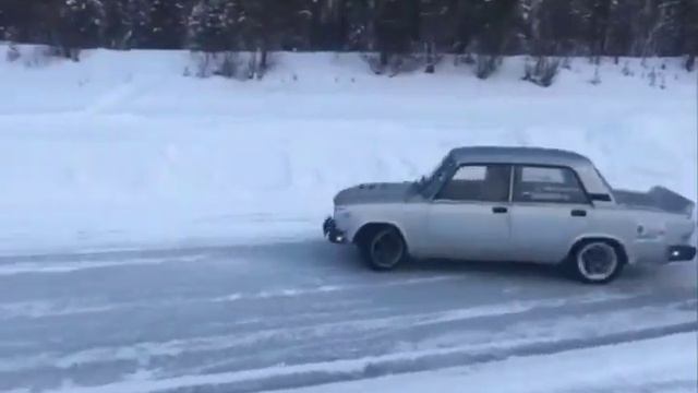 Дрифт тренировки на ледовом треке Ленский / LENSKY смотреть онлайн