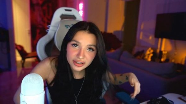 первый Стрим TENDERLYBAE без маски