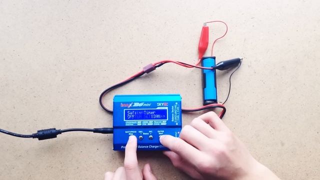 IMAX B6 MINI + LI-ION 18650 смотреть онлайн