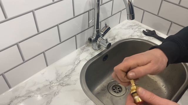 @Tap Magician Brita Pegler Titanium/ Struana 3-way kitchen Filter tap Replacing cartridges / valve смотреть онлайн