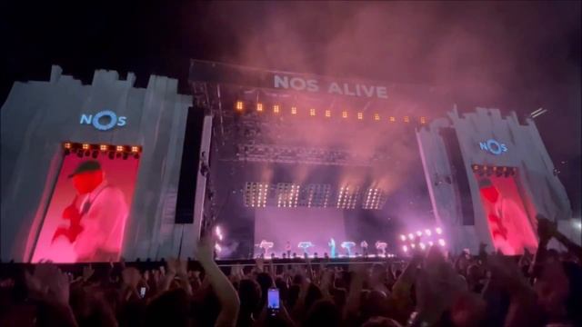 Stromae NOS ALIVE 22 смотреть онлайн