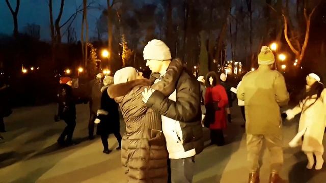 Миллион нежных губ!!!Танцы в парке Горького. смотреть онлайн