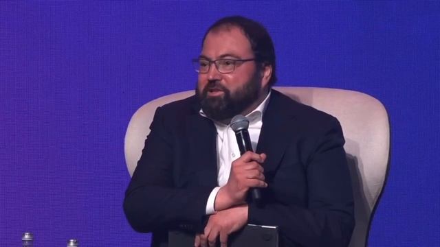 Рекламные возможности в «Битве роботов» от Минцифры и VK смотреть онлайн