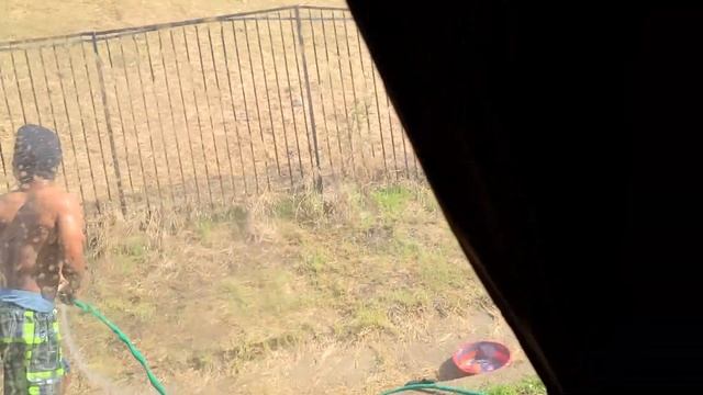 Family water fight смотреть онлайн