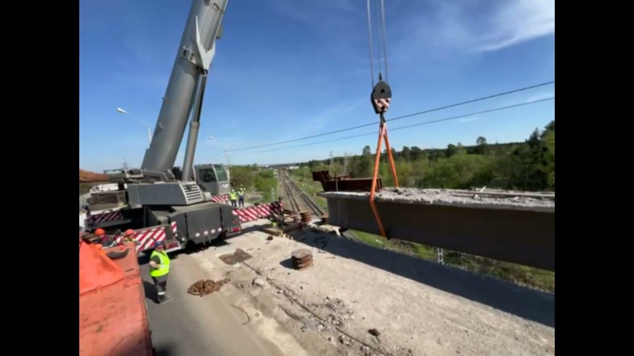 🏗Разгрузка автокраном Либхер ЛТМ 1300 в паре с другим краном❱❱ смотреть онлайн