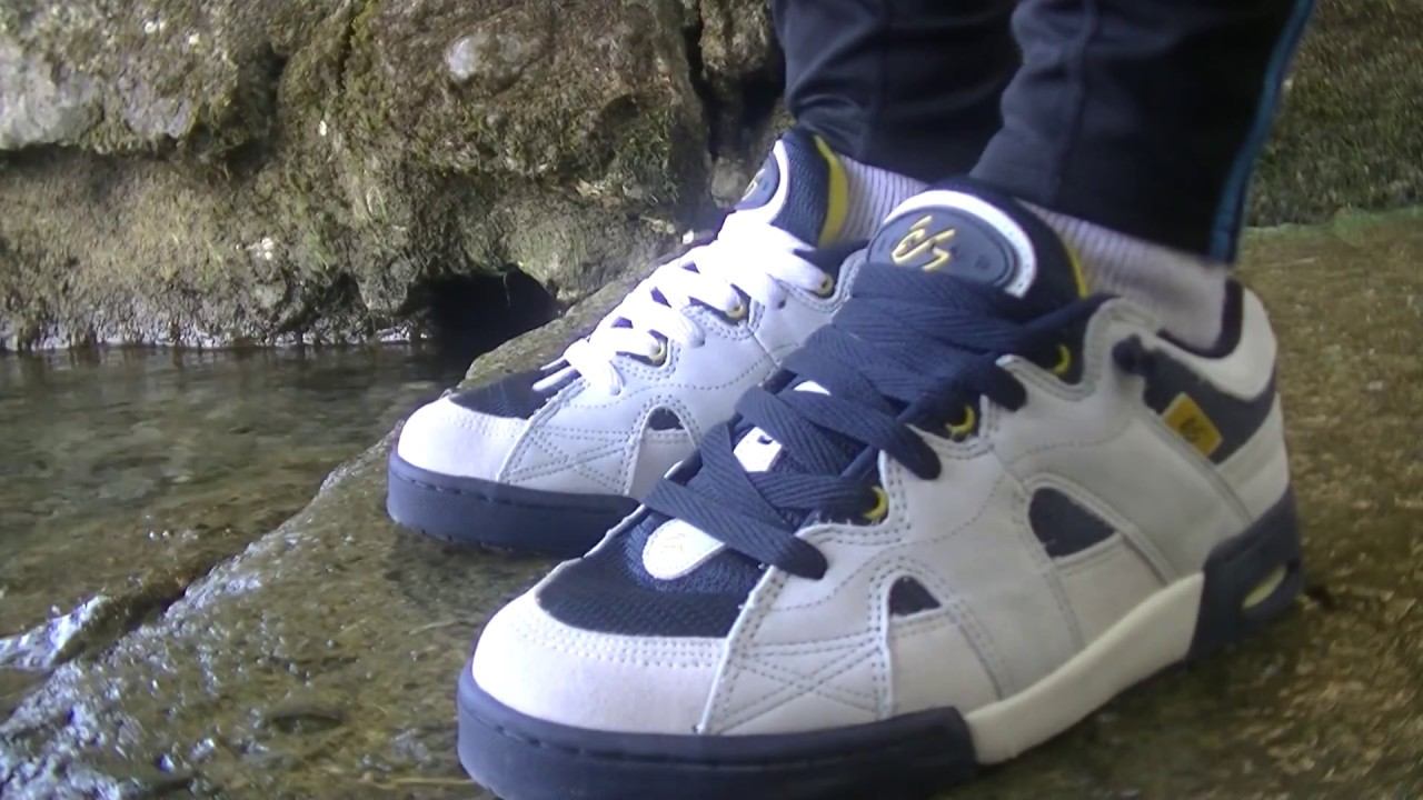 ES KOSTON & LOVE MOSCHINO vont baigner dans le lac - 00002 смотреть онлайн