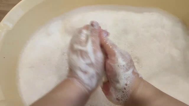 Мыление мыла из мыльницы. Долгое мыление.😀 смотреть онлайн