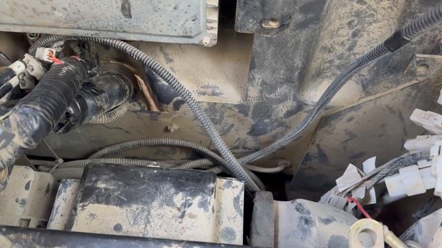 Не запускается ДВС   #hitachi #hitachiexcavator HITACHI ZX 670