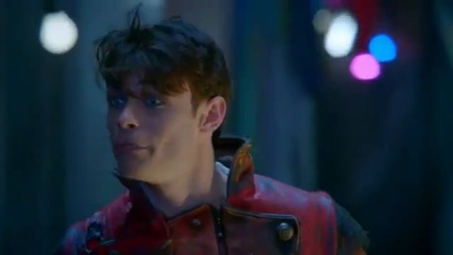 Harry Hook Scenes Descendants 2 смотреть онлайн