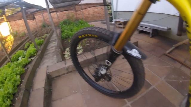 BIKE CHECK COMMENCAL SUPREME V4.2 смотреть онлайн
