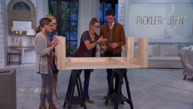 Here's How To Make Your Own Chic Wooden Coffee Table!