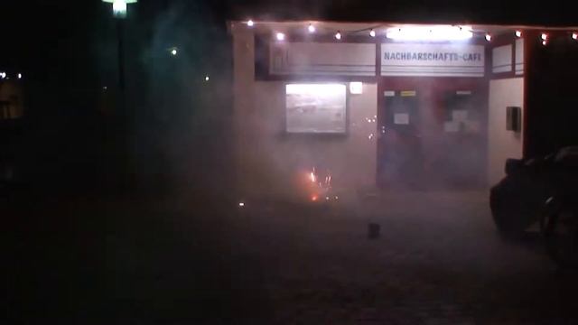 500er Kette mit 2 inch Salute zum Abschluß Silvester 2014/2015 смотреть онлайн