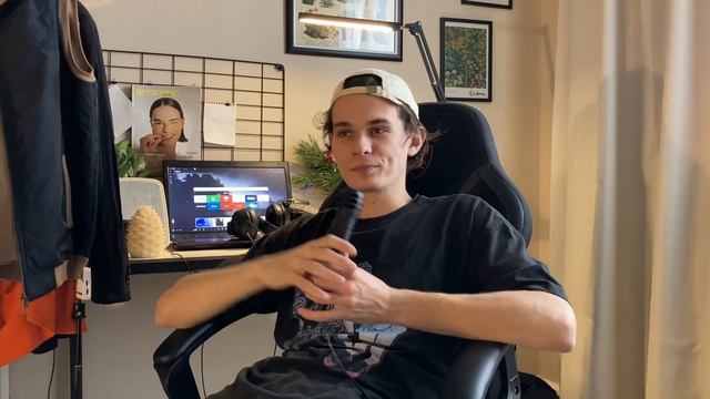 Максим Карюков: «В групповых чатах я куколд.» смотреть онлайн