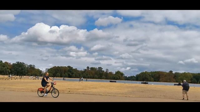 Summer holiday in England... A walk in Kensington Park ‖ Ester Beatty смотреть онлайн
