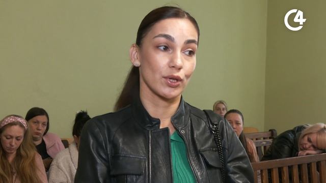 У Першотравневому районному суді Чернівців не відбувся суд директорки гімназії №5 “Інтеграл” | C4 смотреть онлайн