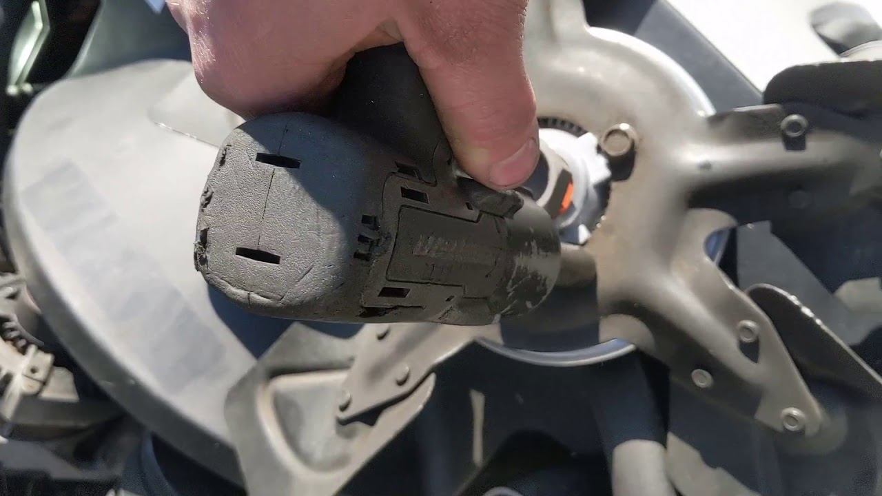4.7 Fan Clutch Replacement (05 Jeep Grand Cherokee WK) смотреть онлайн