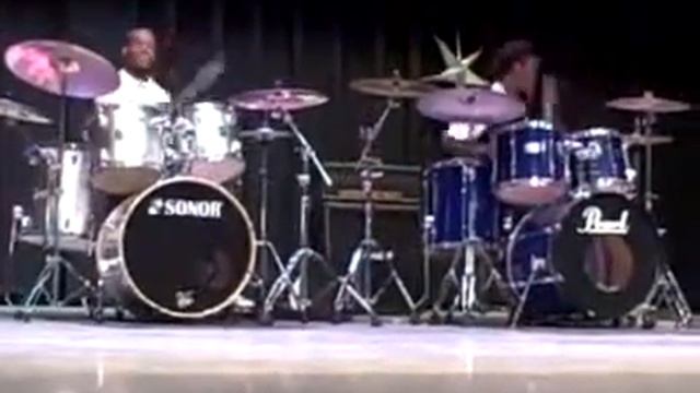 Aaron & Maxwell смотреть онлайн