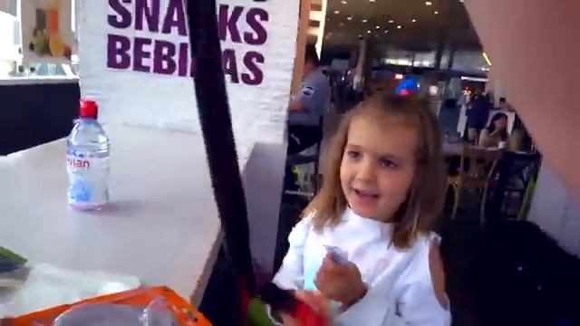 Макс и Катя впервые сняли сами свой первый влог?!!! смотреть онлайн