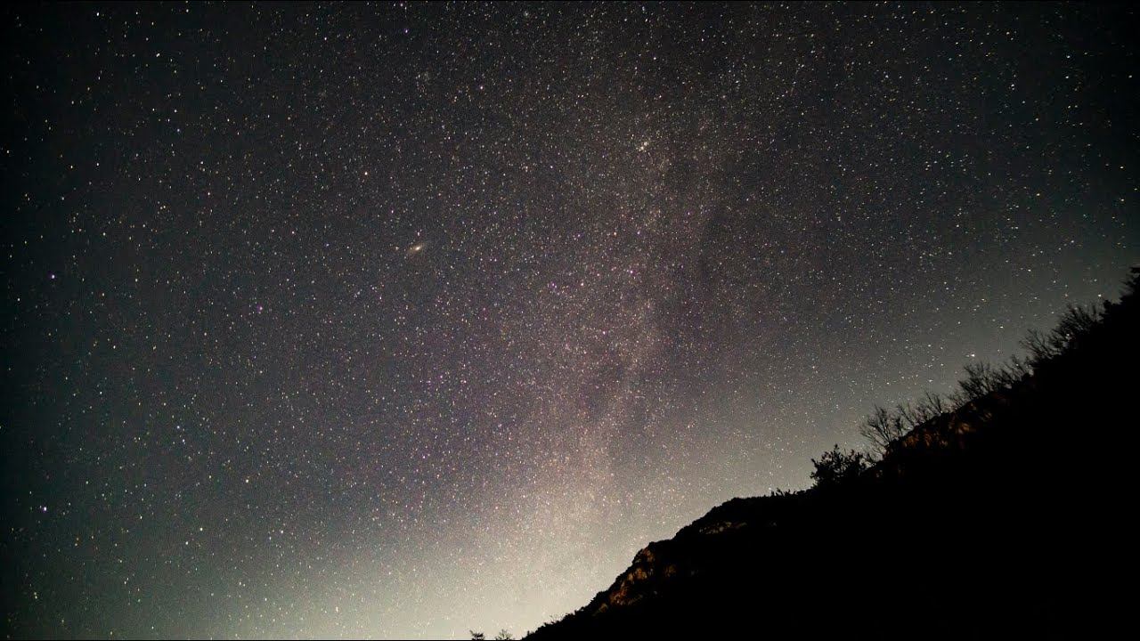 가지산 겨울은하수와 사분의자리유성우타임랩스Winter Milky Way and Quadrantid meteor shower time-lapse at Mt.Gaji,Miryang смотреть онлайн