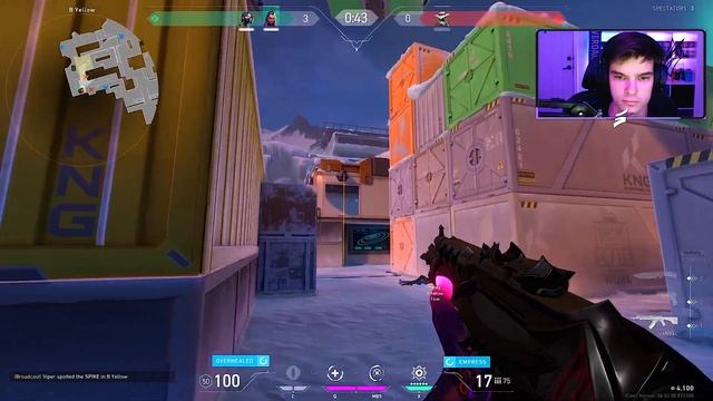 Top 0.1% Call of Duty Player Plays VALORANT смотреть онлайн