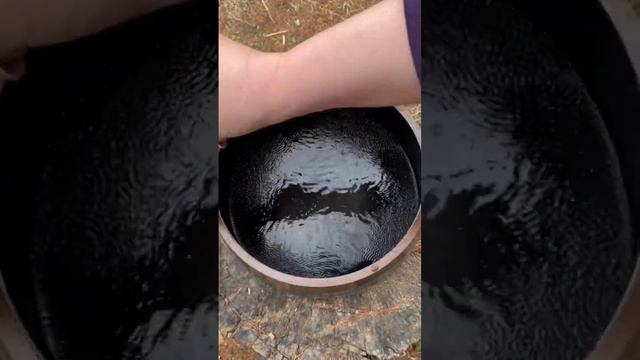 Вода в поющей тибетской чаше #тибетскиечаши #водаизвук #звуковаяволна #резонанс #tibetanbowls смотреть онлайн
