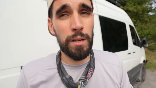 6 PEOPLE LIVING IN A VAN ft. Kara & Nate + Kinging-It смотреть онлайн