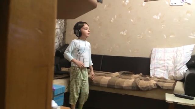 Nikita sings Selena Gomez - round&round смотреть онлайн