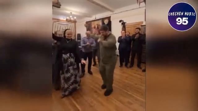 рубати Мицаева и Кадыров Рамзан наконец-то показали долго жадный танец нам смотреть онлайн