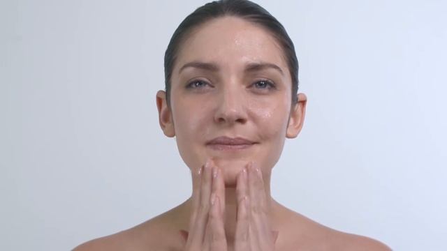 39 Eau Thermale Avène – Comment appliquer le Gommage visage смотреть онлайн