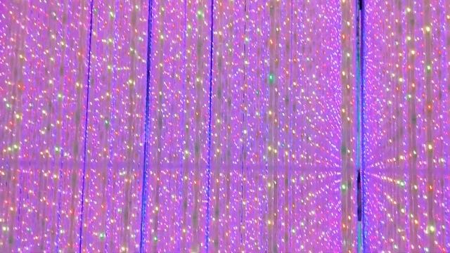 teamLab Planets - Infinite Crystal Universe and Floating in the Falling Universe of Flowers смотреть онлайн