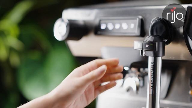Introducing The R1 Traditional One Group Coffee Machine with Autosteam | The Perfect Barista смотреть онлайн