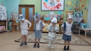 на полянке зайки танцевали