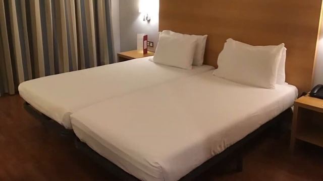 Hotel Exe Sevilla Palmera смотреть онлайн